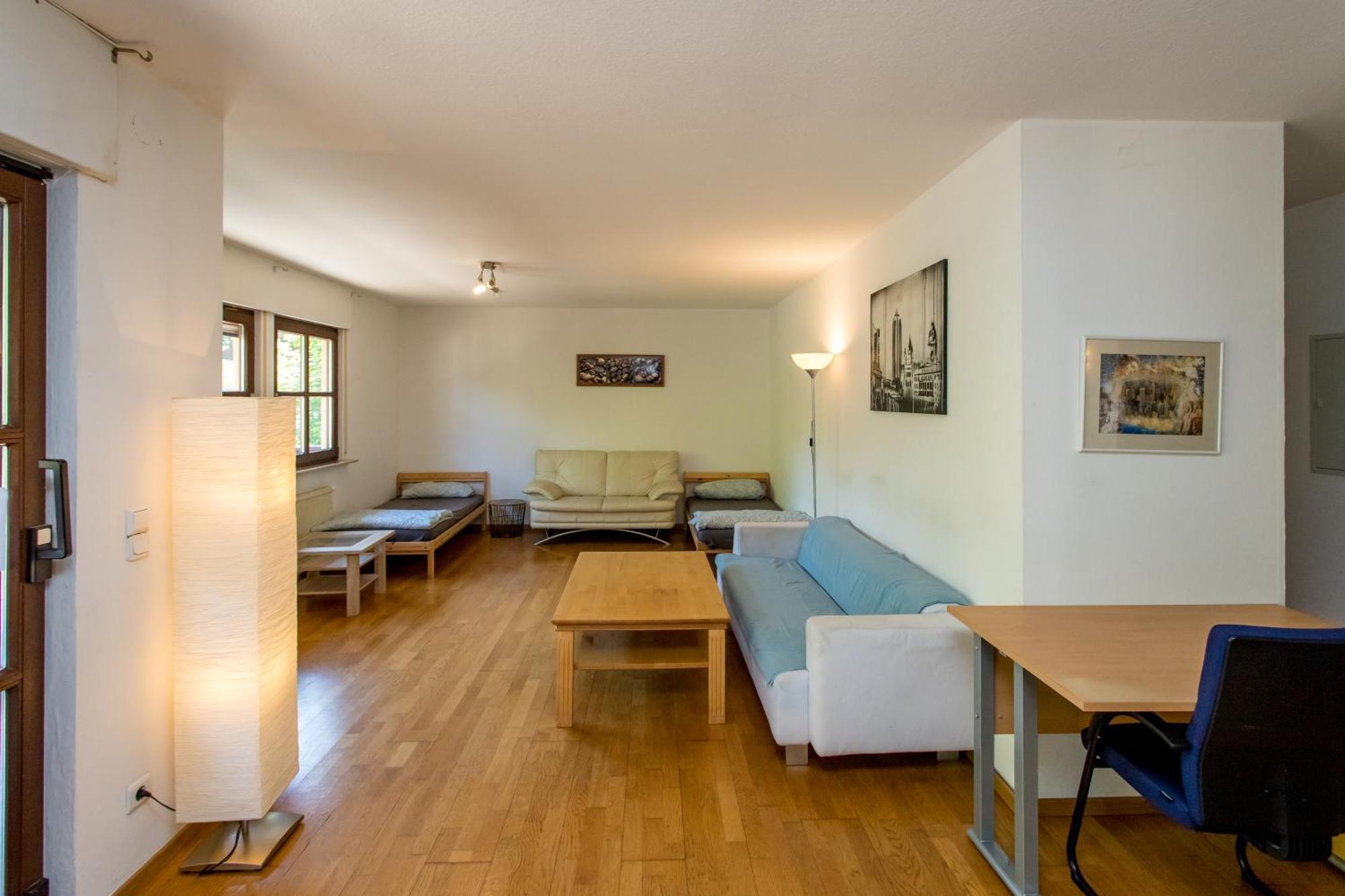 Ferienwohnung Mit 123Qm Fuer 8 Personen Mit Sehr Grossem Garten, Einfache Innen-Ausstattung Leipzig Eksteriør bilde